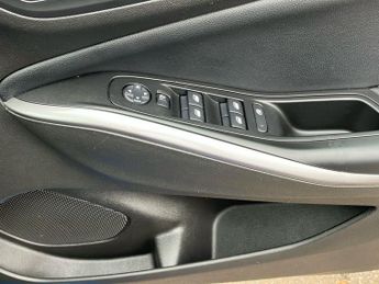 Vauxhall Grandland 1.2 Turbo Ultimate Suv 5dr Petrol Auto Euro 6 (s/s) (130 Ps)