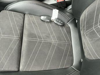 Vauxhall Grandland 1.2 Turbo Ultimate Suv 5dr Petrol Auto Euro 6 (s/s) (130 Ps)