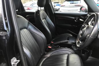 MINI 5 Door Hatch 1.5 Cooper Exclusive Hatchback 5dr Petrol Steptronic Euro 6 (s/s