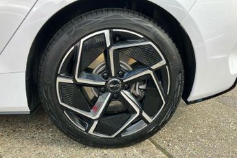 Byd Seal 82.5kwh Excellence Saloon 4dr Electric Auto Awd (530 Ps)