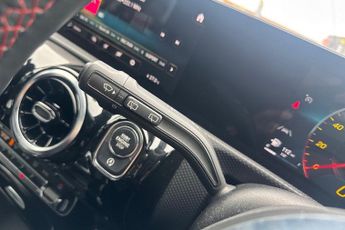 Mercedes Benz A Class 1.5 A180d Amg Line (executive) Hatchback 5dr Diesel 7g Dct Euro 