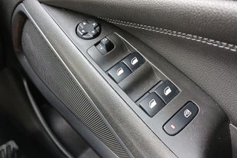 Vauxhall Crossland 1.2 Turbo Elite Nav Suv 5dr Petrol Auto Euro 6 (s/s) (130 Ps)