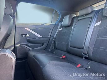 Vauxhall Astra Electric 54kwh Ultimate Hatchback 5dr Electric Auto (156 Ps)