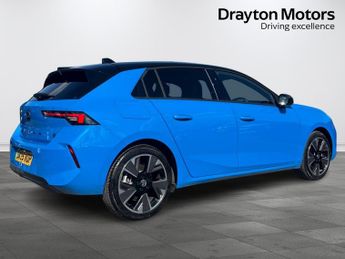 Vauxhall Astra Electric 54kwh Ultimate Hatchback 5dr Electric Auto (156 Ps)