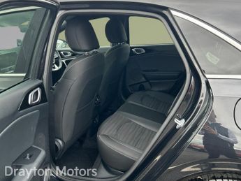 Kia Ceed 1.5 T Gdi Gt Line Hatchback 5dr Petrol Dct Euro 6 (s/s) (138 Bhp