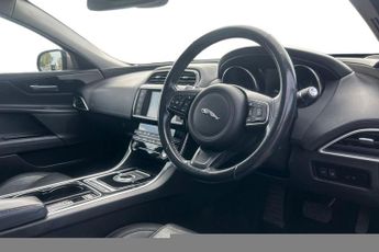 Jaguar Xe 2.0d Portfolio Saloon 4dr Diesel Auto Euro 6 (s/s) (180 Ps)