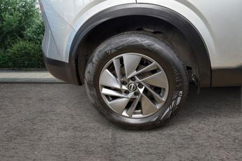 Nissan Qashqai 1.3 Dig T Mhev Acenta Premium Suv 5dr Petrol Hybrid Xtron Euro 6