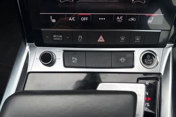Audi E Tron 50 Technik Suv 5dr Electric Auto Quattro 71.2kwh (313 Ps)
