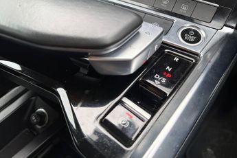 Audi E Tron 50 Technik Suv 5dr Electric Auto Quattro 71.2kwh (313 Ps)