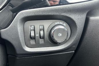 Vauxhall Corsa Electric 50kwh Design Hatchback 5dr Electric Auto (136 Ps)