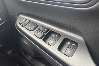 Hyundai Kona 64kwh Ultimate Suv 5dr Electric Auto (10.5kw Charger) (204 Ps)