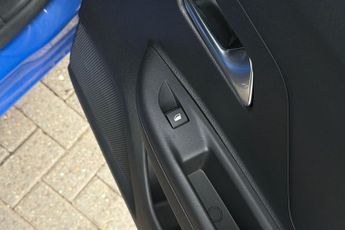 Vauxhall Mokka Electric 50kwh Ultimate Suv 5dr Electric Auto (136 Ps)