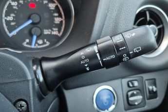 Toyota Yaris 1.5 Vvt H Y20 Bi Tone Hatchback 5dr Petrol Hybrid E CVT Euro 6 (