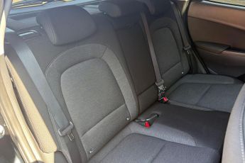 Hyundai Kona 39kwh Premium Suv 5dr Electric Auto (10.5kw Charger) (136 Ps)