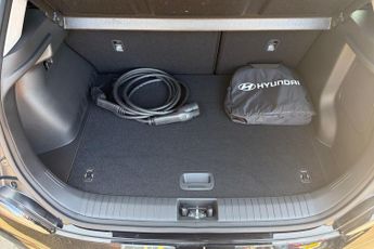 Hyundai Kona 39kwh Premium Suv 5dr Electric Auto (10.5kw Charger) (136 Ps)