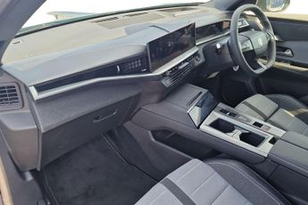 Vauxhall Grandland Electric 73kwh Ultimate Suv 5dr Electric Auto (213 Ps)