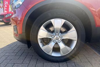 Volvo Xc40 2.0 T4 Momentum Pro Suv 5dr Petrol Auto Awd Euro 6 (s/s) (190 Ps