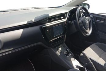 Toyota Auris 1.8 Vvt H Design Hatchback 5dr Petrol Hybrid CVT Euro 6 (s/s) (1