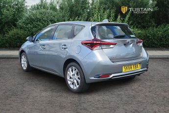 Toyota Auris 1.8 Vvt H Icon Tech Hatchback 5dr Petrol Hybrid CVT Euro 6 (s/s)