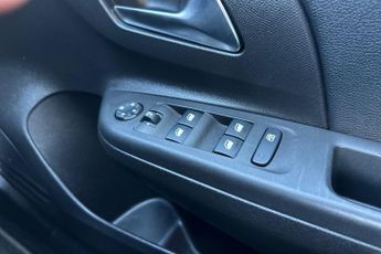 Vauxhall Corsa Electric 50kwh Elite Nav Hatchback 5dr Electric Auto (7.4kw Charger) (136
