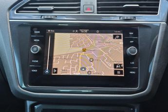 Volkswagen Tiguan 1.5 Tsi R Line Suv 5dr Petrol Dsg Euro 6 (s/s) (150 Ps)