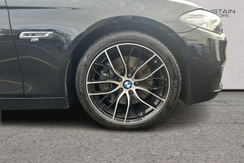 BMW 5 Series Saloon 3.0 530d Luxury Saloon 4dr Diesel Auto Euro 6 (s/s) (258 Ps)